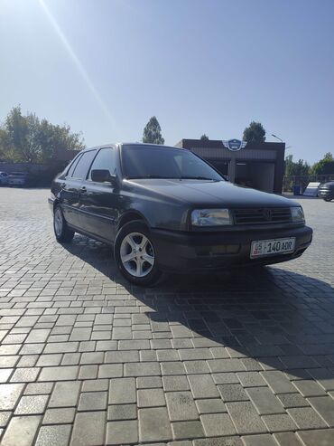 Volkswagen: Volkswagen Vento: 1993 г., 1.8 л, Седан — 8