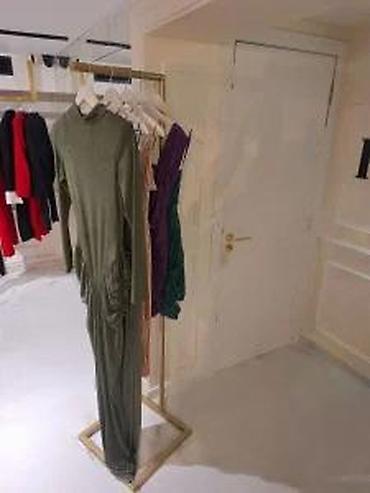off white: OPREMANJE BUTIKA ŠTENDERI PO MERI L56 | Izrada po meri Dezen ploče po — 2