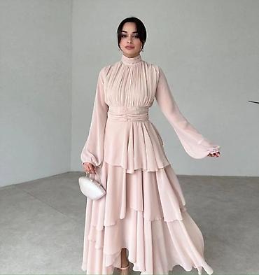 Zərif şifon maxi don – pudra rəngi - Dizayn: Yüksək yaxalı, büzməli lalafo.az -da Zərif şifon maxi don – pudra rəngi - Dizayn: Yüksək yaxalı, büzməli