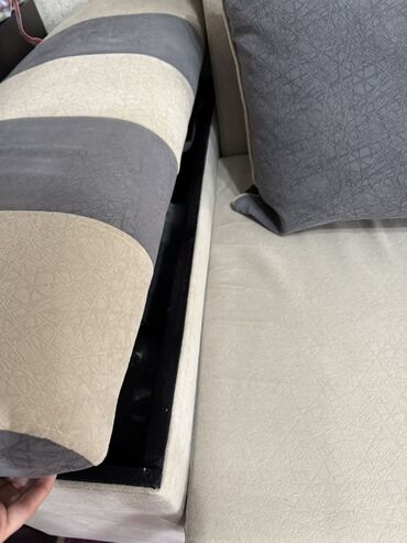 Угловые диваны: Угловой диван, C подушками — 8