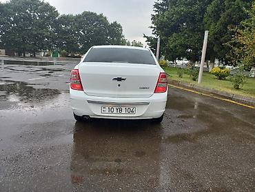 chevrolet salon kredit: Chevrolet Cobalt, ağ rəng, sedan kuzov. Texniki xüsusiyyətlər və — 4