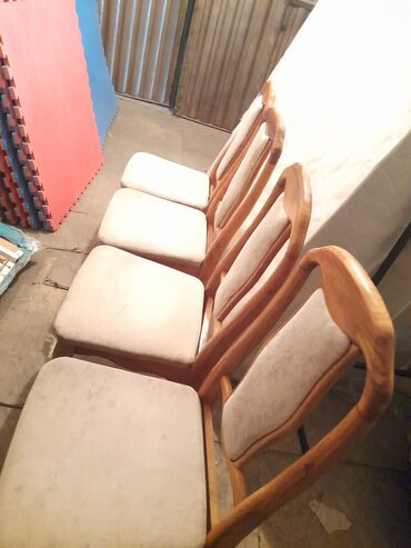 деревянный стул: Стулья Для кухни, Для зала, С обивкой, Б/у