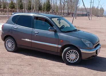 россия авто: Daihatsu Sirion: 1999 г., 1 л, Механика, Бензин, Хэтчбэк
