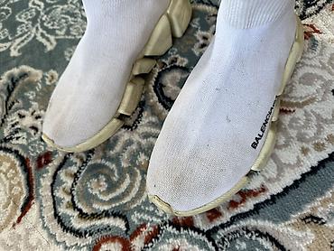 Вечерние платья: ВСЁ ЗА 5000 сом
Платье на кыз узатуу одевала только 1раз размер С-М — 19