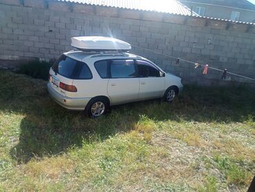 Toyota: Toyota Ipsum: 2000 г., 2 л, Автомат, Бензин, Универсал