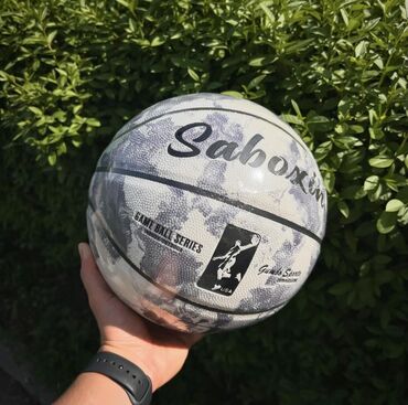 мяч для валейбола: Фирменный баскетбольный мяч из качественного материала. Чехол и насос