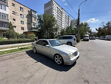 x class: Mercedes-Benz E-Class: 2000 г., 4.3 л, Автомат, Бензин, Седан — 2