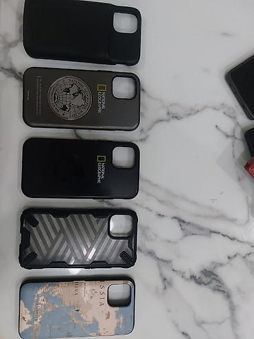 Набор чехлов для iPhone 11 Pro: 1) Аккумуляторный чехол (черный) -