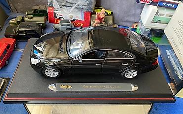 Avtomobil modelləri: Коллекционная модель Mercedes-Benz CLS500 C219 black 2004 MAISTO — 16