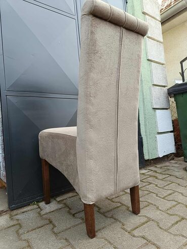 Stolice: 08. stolica 
5800din — 10