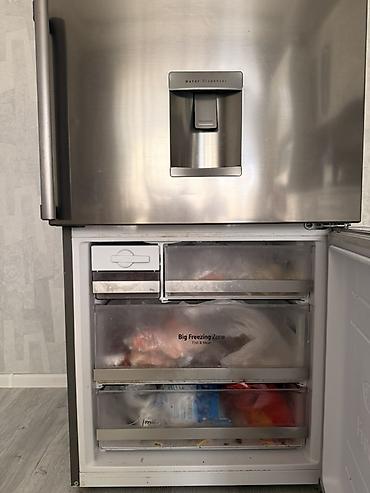dispenser satilir: LG iki qapılı soyuducu, paslanmayan polad (inox) korpuslu. Əsas — 3