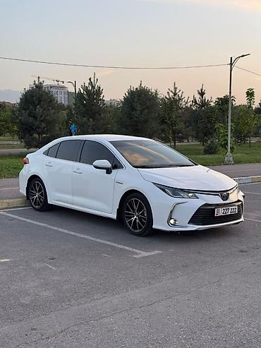 corola: Toyota Corolla: 2022 г., 1.8 л, Вариатор, Гибрид, Седан — 5
