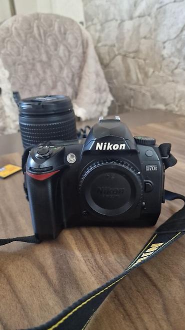 nikon d300: Nikon D70s DSLR fotoaparat dəsti Komplekt: - Nikon D70s gövdə - AF-S — 8