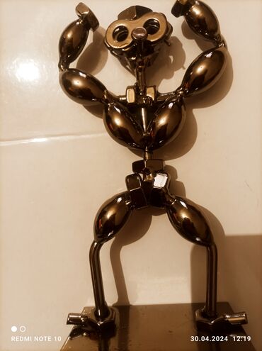 статуэтка венера милосская: Металлический статуэтка