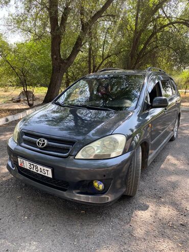 самые дешёвые авто: Toyota Avensis Verso: 2003 г., 2 л, Механика, Дизель, Вэн/Минивэн
