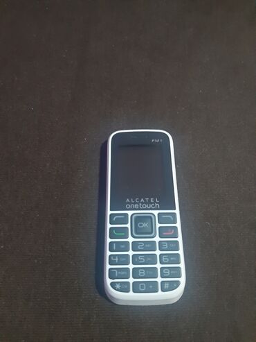sa kapuljacom: Alcatel One Touch Star 6010, < 2 GB, color - White, Button phone, Dual SIM cards