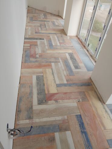 Plitə işləri: Keramik və kafel işləri – peşəkar hizalama və döşəmə/ divar tətbiqi - — 1