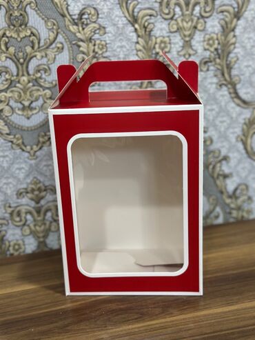 Yeni il oyuncaqları və bəzəkləri: Yeni il qutulari, Qiymet 1-2 azn civarindadi hamisini goturene endirim — 5