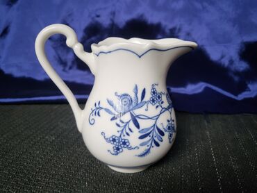 Čajnici: Nov,vintaz bokal za mleko,original cvibl mustra. Nov porcelanski na lalafo.rs — 7 Čajnici: Nov,vintaz bokal za mleko,original cvibl mustra. Nov porcelanski — 7