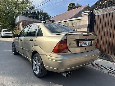Ford Focus: 2001 г., 2 л, Автомат, Бензин, Седан