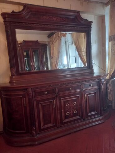 gul rəfi: Yeni, Kredit yoxdur, Azərbaycan