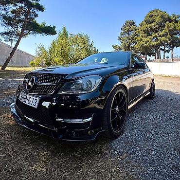 cls 63 amg: Mercedes-Benz C-Class: 1.8 l | 2012 il Sedan — 3