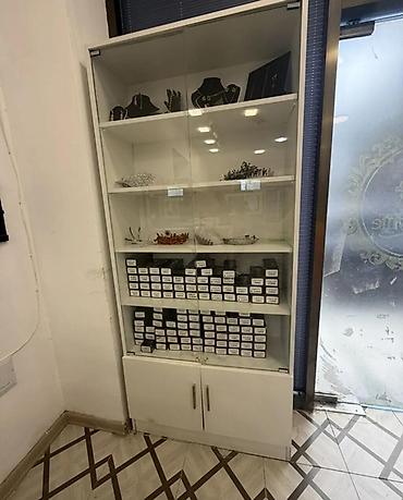 islenmis skaf: Salon ucun dolab satilir 150azn unvan merdekan vusqa2Şüşəli vitrinq — 1