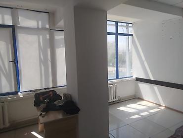 возле гор: Аренда офисов, 32 м², В бизнес центре — 3