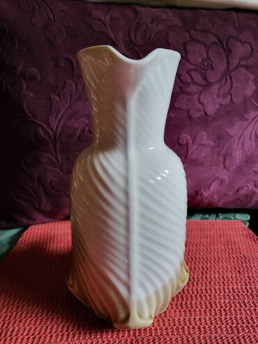 Čajnici: Bokal nov Zajecar porcelan. 70te. Bokal je radila i fena — 3