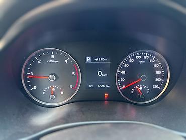 Kia: Kia Stonic: 2018 г., 1.6 л, Робот, Дизель, Кроссовер — 11