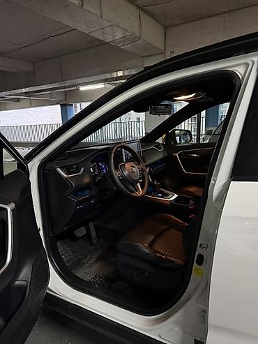 сапок расрочка: Toyota RAV4: 2019 г., 2.5 л, Вариатор, Гибрид, Кроссовер — 9