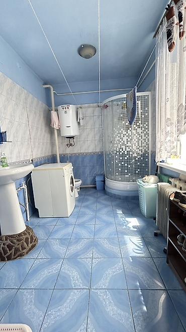 Продажа коттеджей и домов: Продается 4х комнатный дом на участке 8 сотках. Дом чистый, 1 санузел — 6