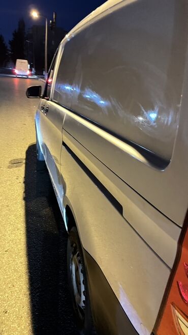 Yük maşınları: Ağ rəngli yük/furqon tipli mikroavtovan Xüsusiyyətlər: - Geniş yan — 18