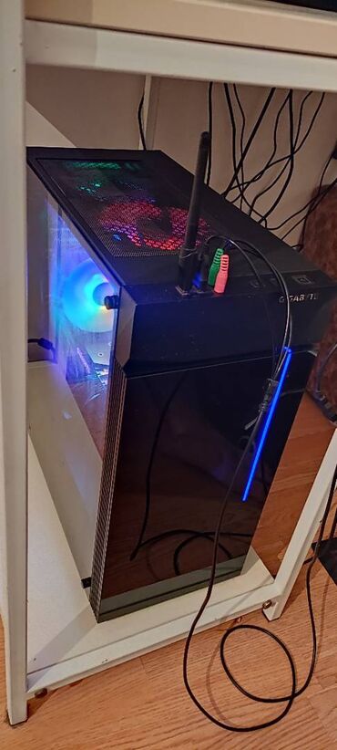 Masaüstü kompüterlər və iş stansiyaları: Salam heç bir prablemi yoxdur qiymetide munasib her bir detalini -da lalafo.az — 4 Masaüstü kompüterlər və iş stansiyaları: Salam heç bir prablemi yoxdur qiymetide munasib her bir detalini — 4