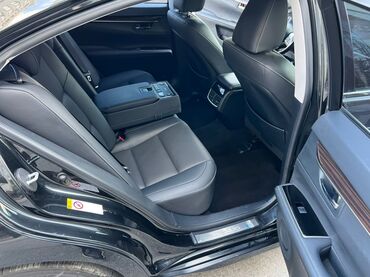 Lexus: Lexus ES: 2017 г., 2.5 л, Вариатор, Гибрид, Седан