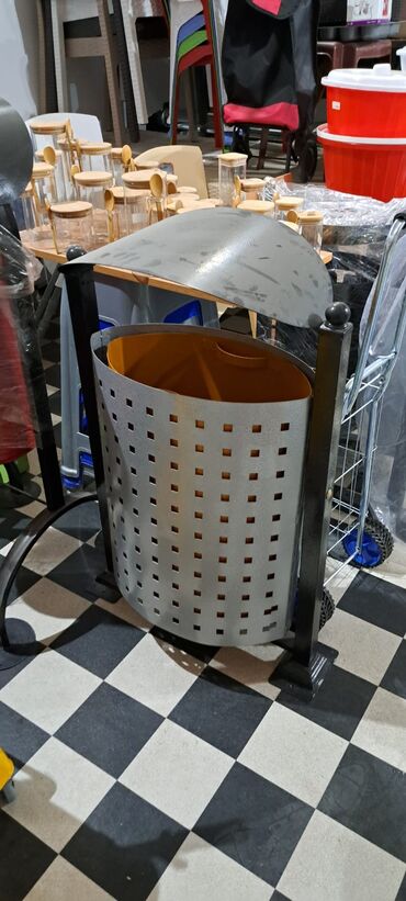 Baklar və çənlər: Məhsul: Daxili/çöl istifadə üçün metal zibil qutuları - Model — 5