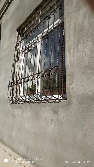 Barmaqlıqlar: Reşotka 1-kv 35 azn başlayır 
Məhəccər 1-metr 50 azn başlayır — 4