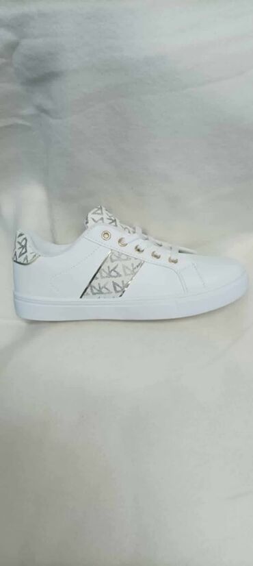 alexander mcqueen patike beograd: 05. B. patike 
Nesto NOVOO
 od 36 do 41
 Cena 3900