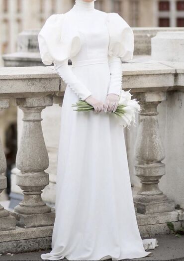 свадебные корзины: Продаю свадебное платье в стиле минимализм.Одела 1 раз. Размер S /42