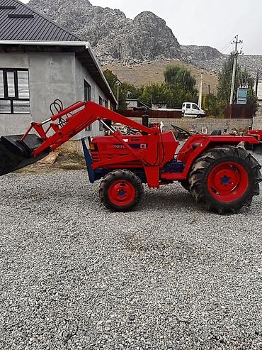 Тракторы Dongfanghong: Фронтальный погрузчик-трактор CH 3503D (4WD) - Полный привод (4 Wheel — 2