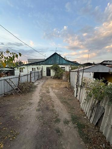 участок в кызыл аскере: Продается дом с участком 📍Район: Кызыл Аскер Соток: 1,5 Площадь дома — 1