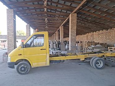 кенгурятник на вольво fh12: Легкий грузовик, Volkswagen, Стандарт, 3 т, Б/у — 2