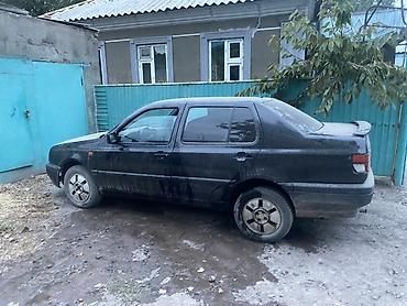 Volkswagen Vento: 1994 г., 2 л, Механика, Бензин, Седан