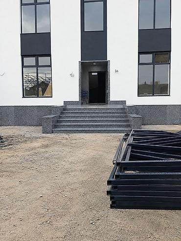 подоконник гранит: ГРАНИТ.САРЫ ТАШ .ФАСАДНЫЙ РАБОТЫ. СОКОЛЬНЫЙ ЧАСТЬ С КАМНЕМ ЛЕСТНИЦЫ И — 9