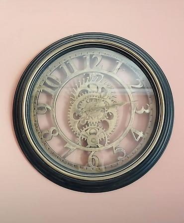 barter saatla: Divar saatları — 1
