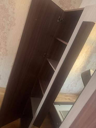 Paltar dolabları, qarderoblar: İşlənmiş, 3 qapılı, Güzgülü, Qəhvəyi, Taxta, Açılan, Düz dolab — 2