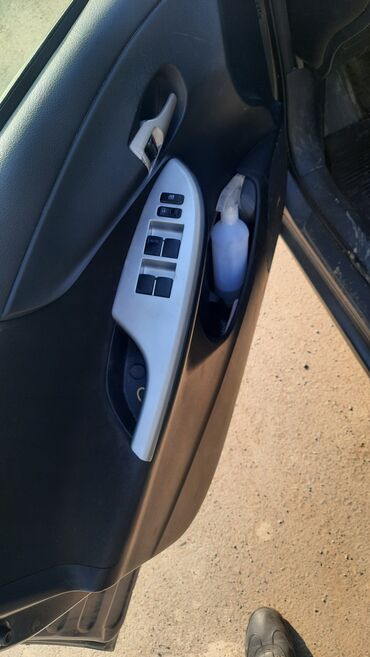 Toyota: Toyota Corolla: 2007 г., 1.6 л, Механика, Бензин, Седан — 5