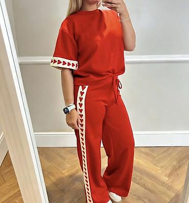 Gornji i donji deo: ✅ ženski komplet – majica i široke pantalone
✅3300 din — 1