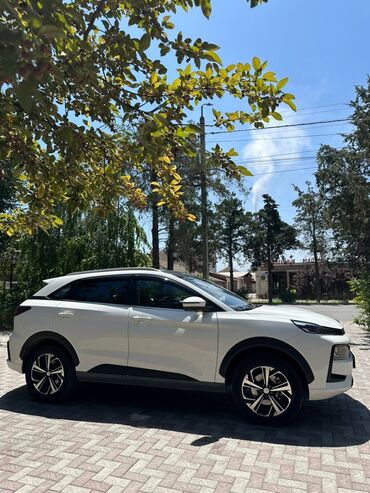 купить бу электромобиль из китая: JAC : 2023 г., 1.6 л, Робот, Бензин, Кроссовер