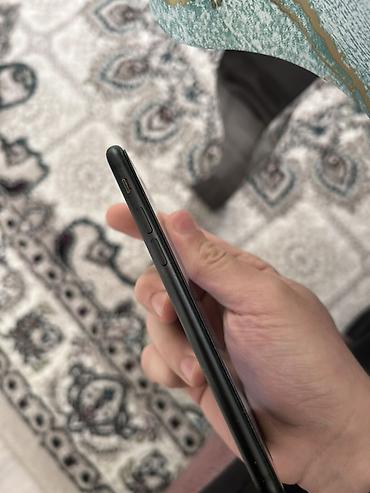 Apple iPhone: IPhone 7, 32 GB, Qara — 9